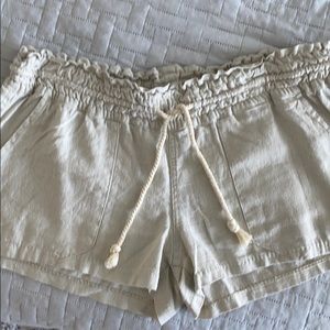 Roxy tan shorts